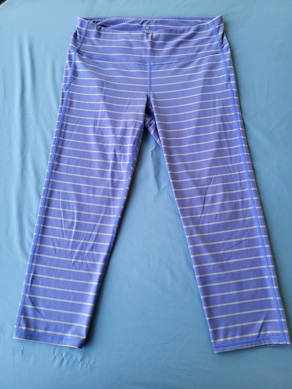 Athleta Chaturanga Striped Capri Leggings Periwinkle Purple White Size M